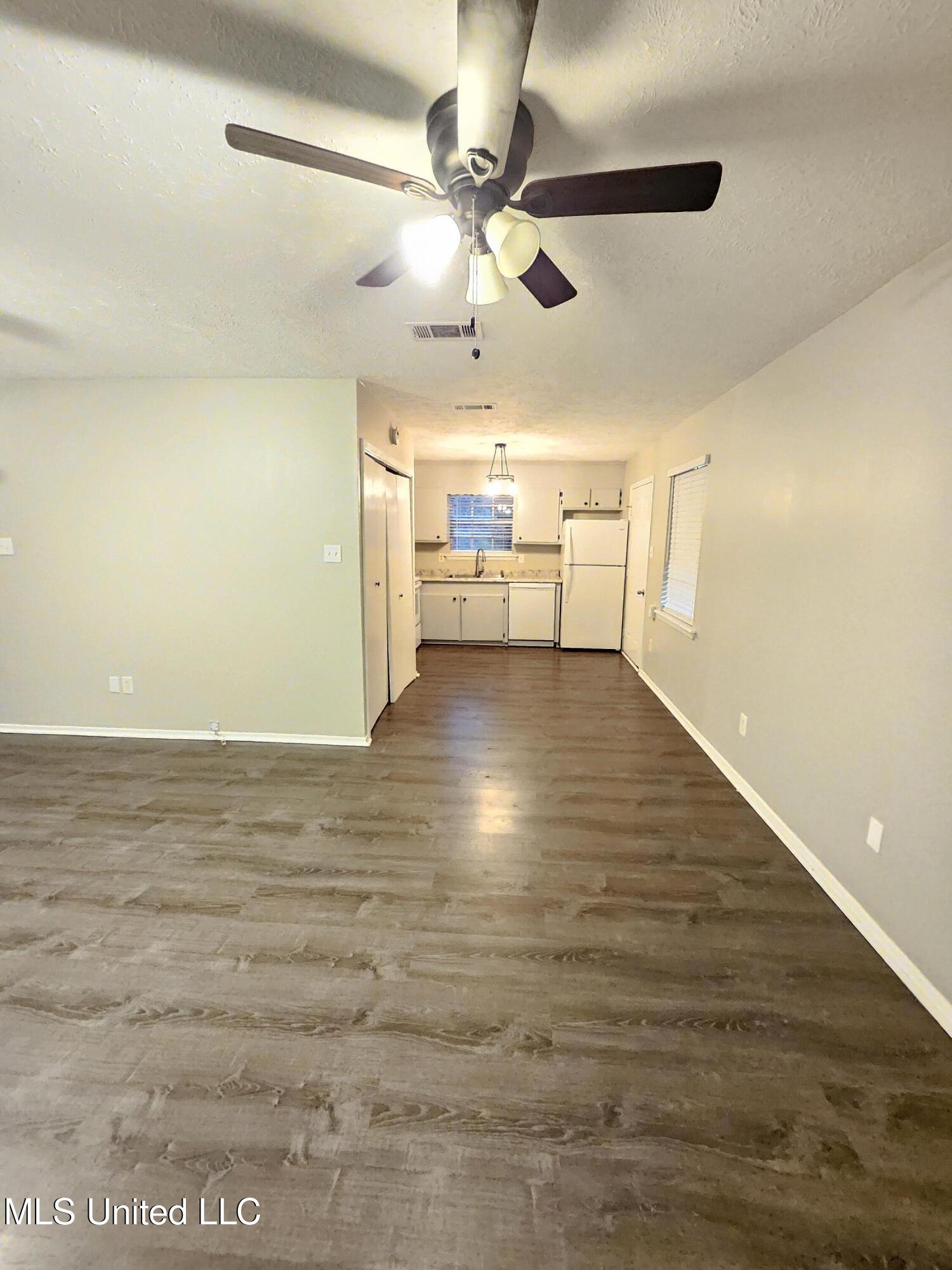 90 Porters Chapel Road, Unit 3 Vicksburg, MS 39180 - Photo 6 of 21 14085