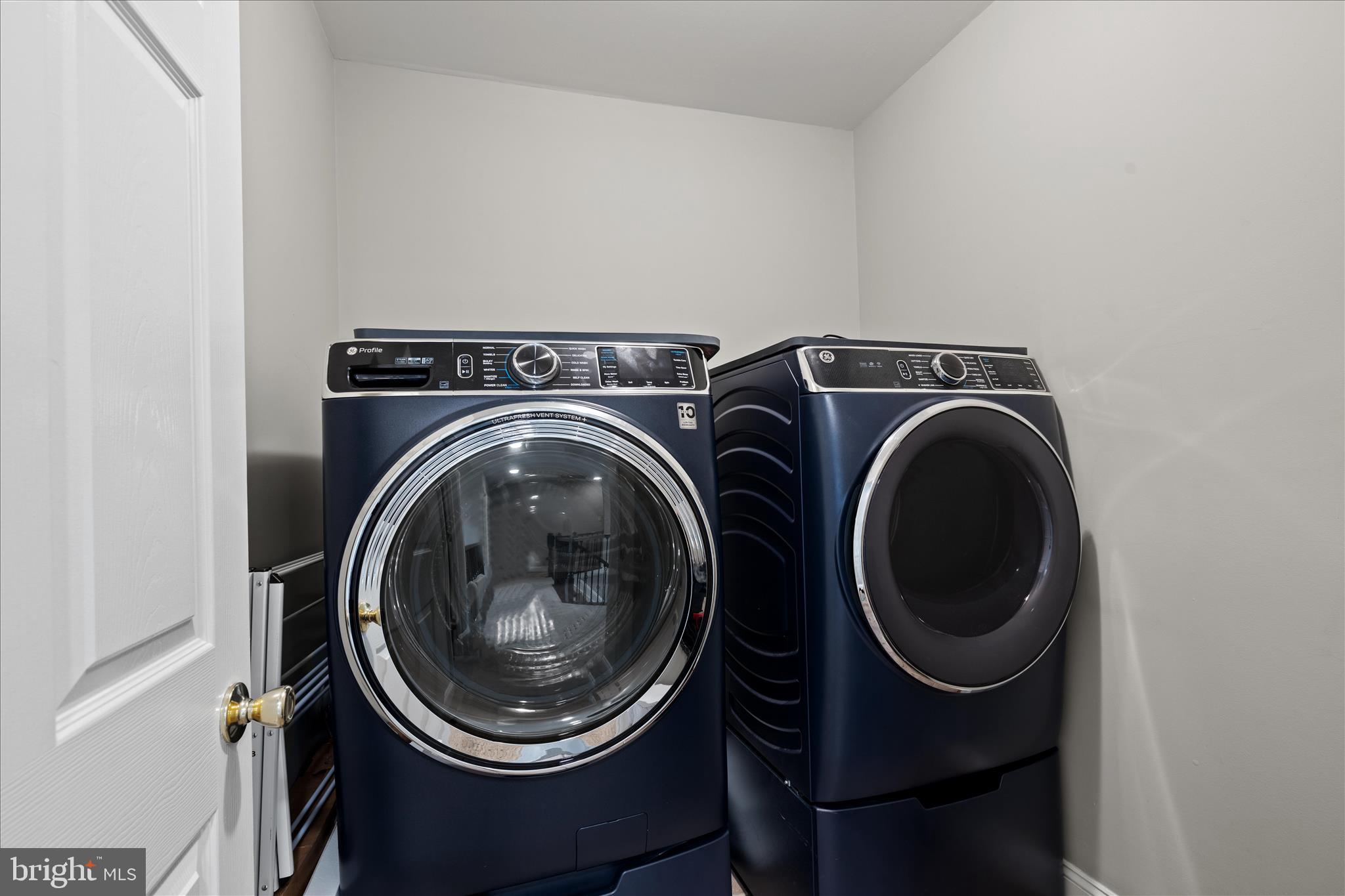 2014 Rosedale Lane Huntingtown, MD 20639 - Photo 67 of 121 Laundry room