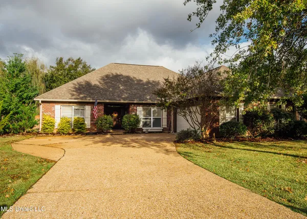 $324,000 | 110 Timbercrest Lane, Brandon, MS 39047