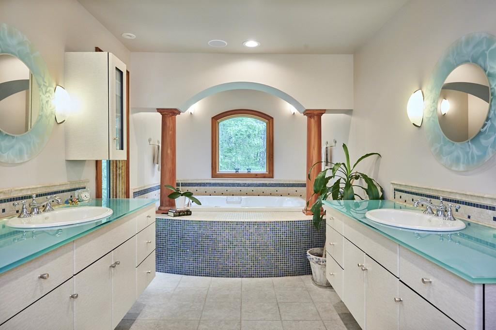 82 Coles Meadow Road Northampton, MA 01060 - Photo 12 of 41 Gallery Image 12