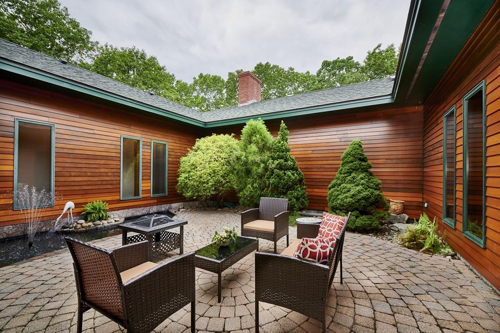 82 Coles Meadow Road Northampton, MA 01060 - Photo 2 of 41 Gallery Image 2