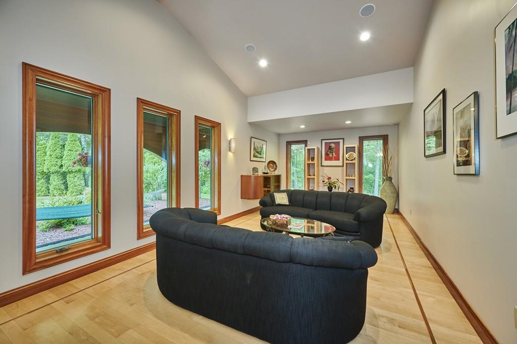 82 Coles Meadow Road Northampton, MA 01060 - Photo 8 of 41 Gallery Image 8