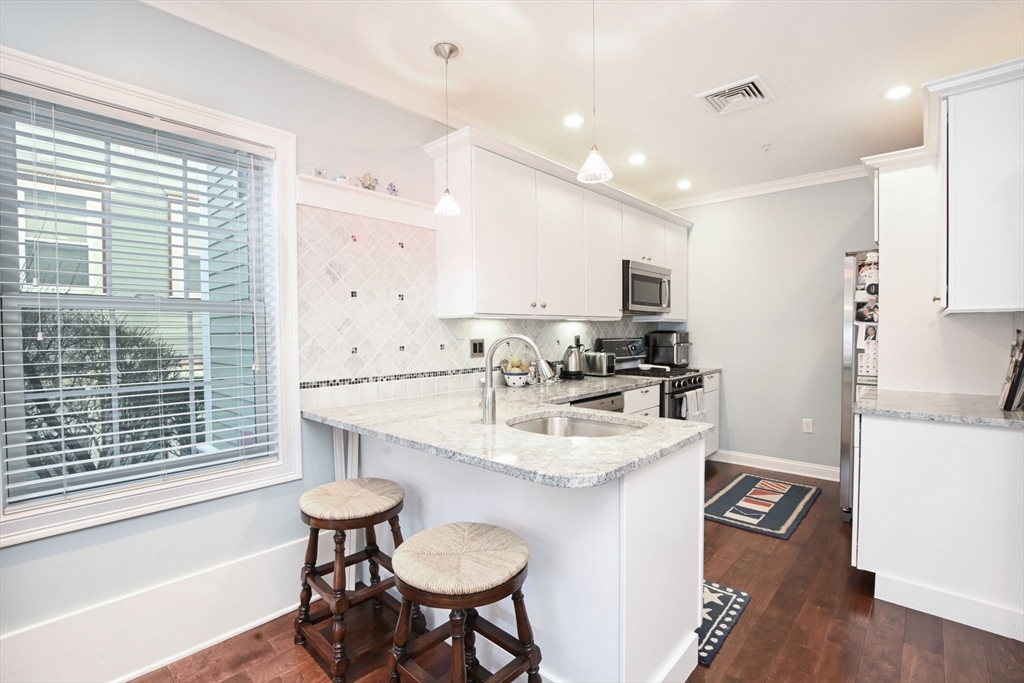 572 Freeport Street, Unit 103 Boston, MA 02122 - Photo 13 of 26