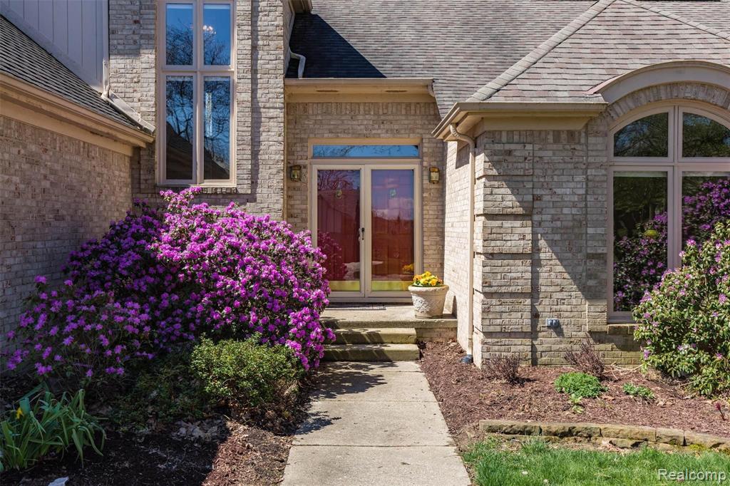 1359 Kingspath Drive Rochester Hills, MI 48306 - Photo 5 of 60