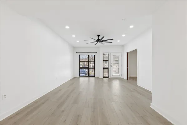 $3,000 | 1812 West Avenue, Unit 306, Austin, TX 78701