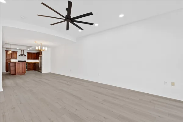 $3,000 | 1812 West Avenue, Unit 306, Austin, TX 78701