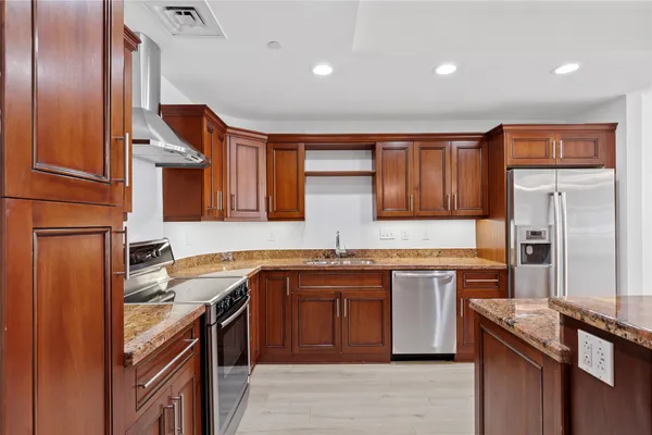 $3,000 | 1812 West Avenue, Unit 306, Austin, TX 78701