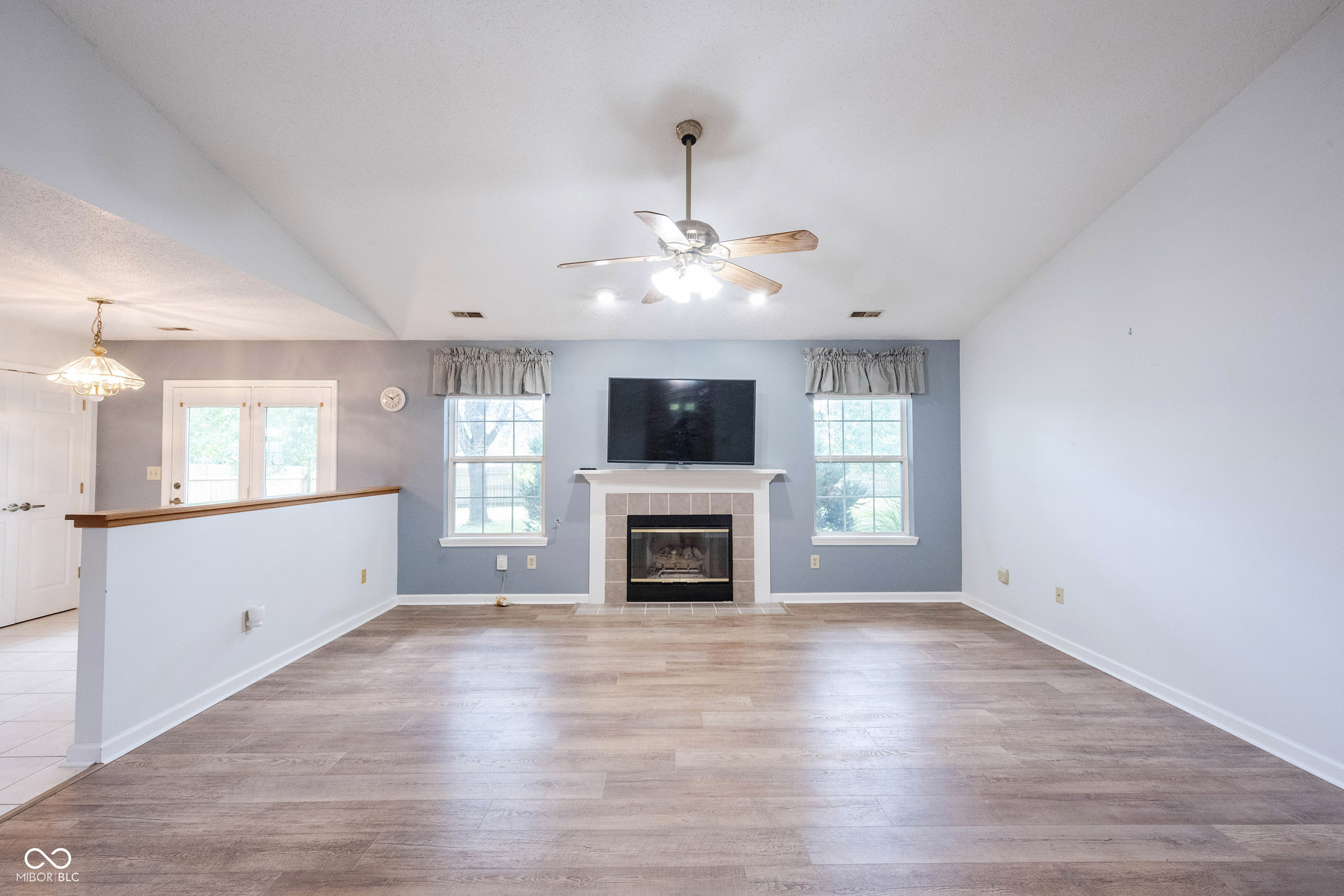 12853 Longleaf Lane Fishers, IN 46038 - Photo 4 of 35