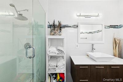 281 Dune Road, Unit 16B Westhampton Beach, NY 11978 - Photo 6 of 11