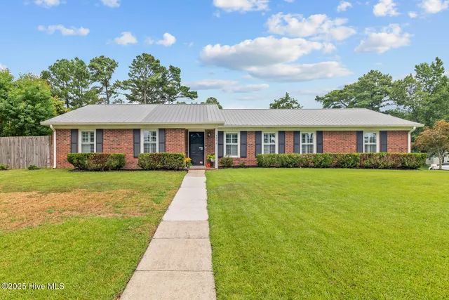 $318,000 | 120 Silver Leaf Drive, Jacksonville, NC 28546