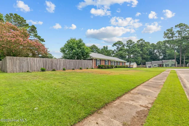 $318,000 | 120 Silver Leaf Drive, Jacksonville, NC 28546