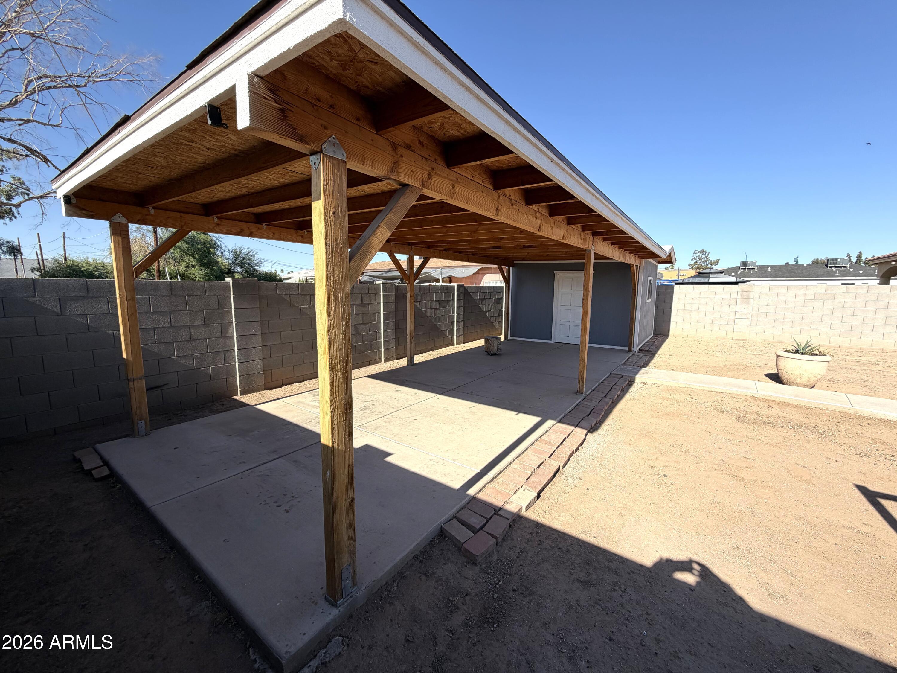 1924 West Lawrence Road Phoenix, AZ 85021 - Photo 16 of 17 a view of outdoor space yard and porch