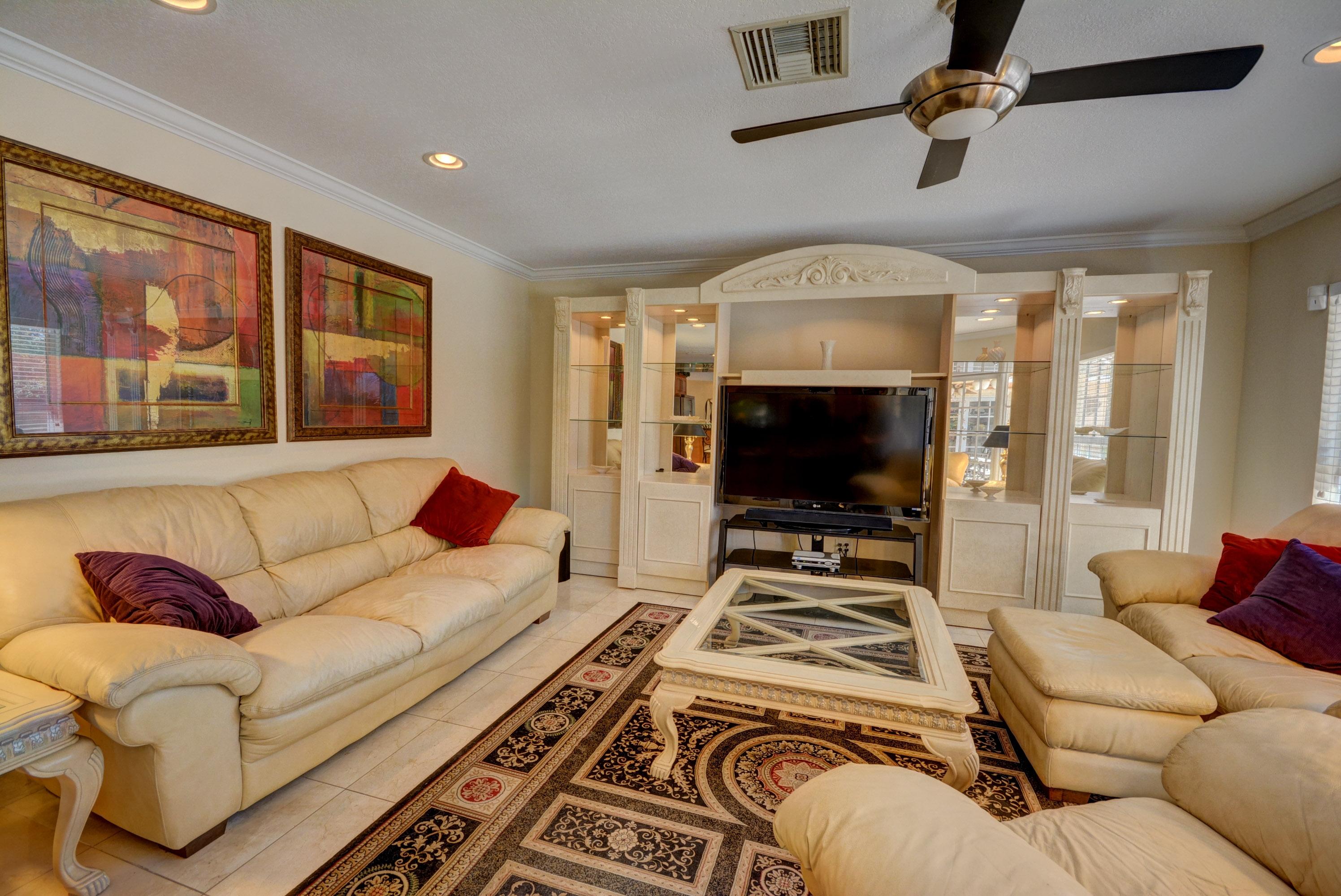 17648 Foxwood Way Boca Raton, FL 33487 - Photo 23 of 28 FAMILY ROOM