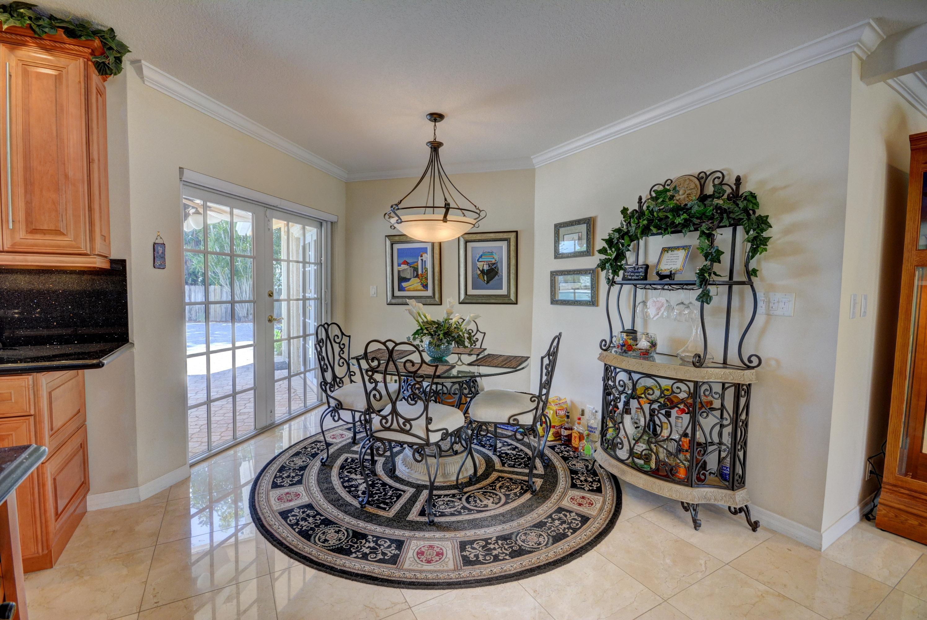 17648 Foxwood Way Boca Raton, FL 33487 - Photo 5 of 28 EAT IN KITCHEN