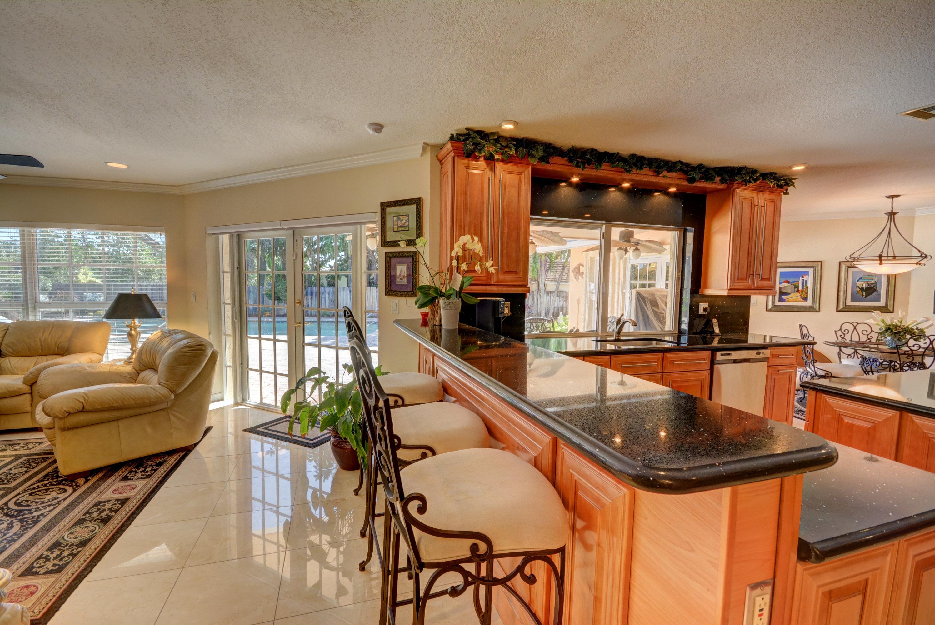 17648 Foxwood Way Boca Raton, FL 33487 - Photo 8 of 28 SNACK BAR
