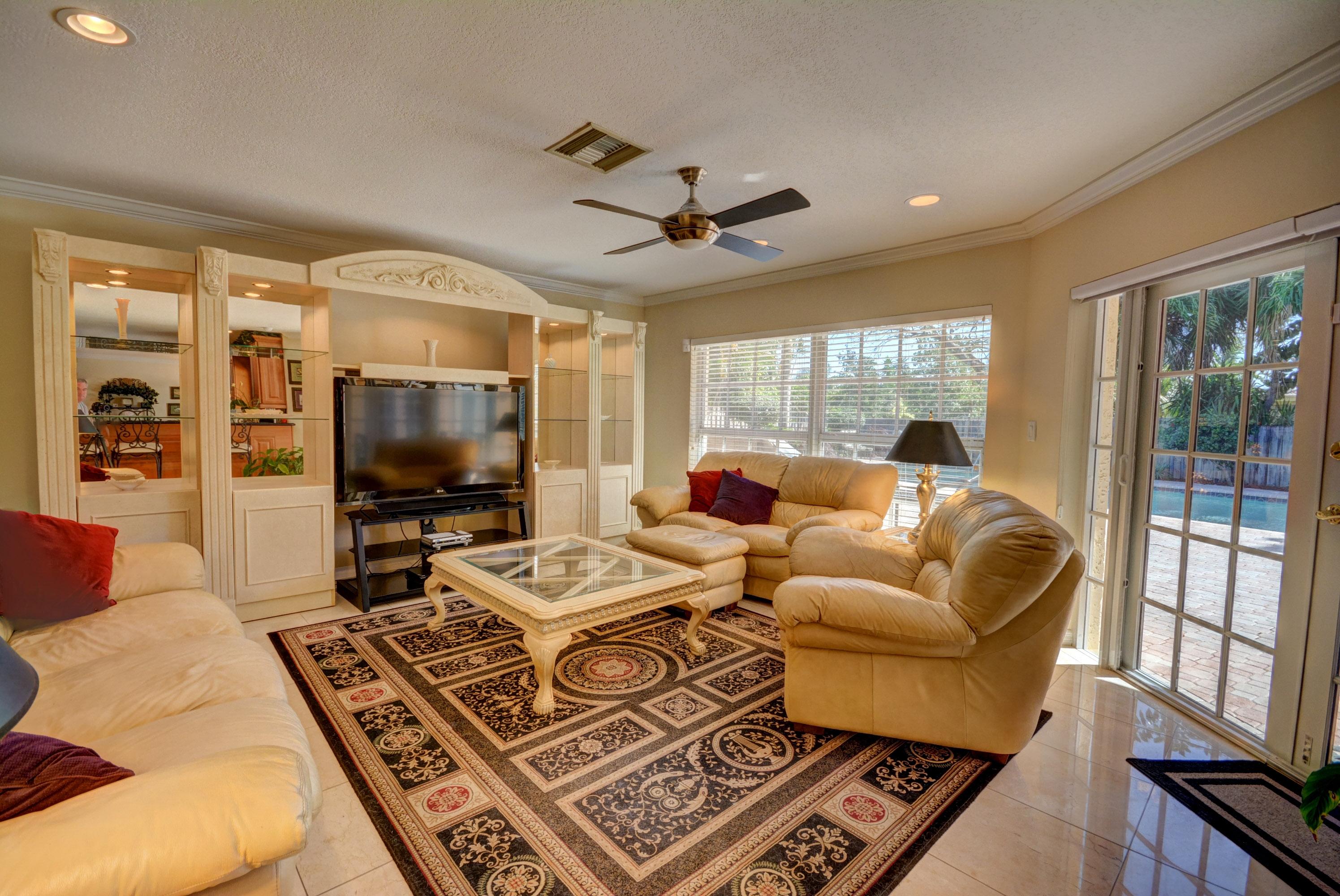 17648 Foxwood Way Boca Raton, FL 33487 - Photo 10 of 28 FAMILY ROOM