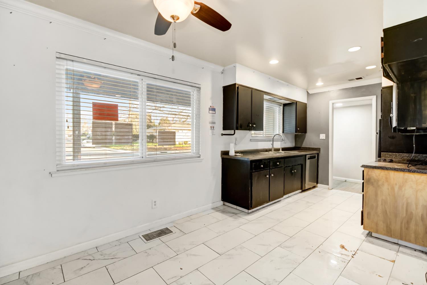 6231 Paris Street Citrus Heights, CA 95621 - Photo 10 of 42