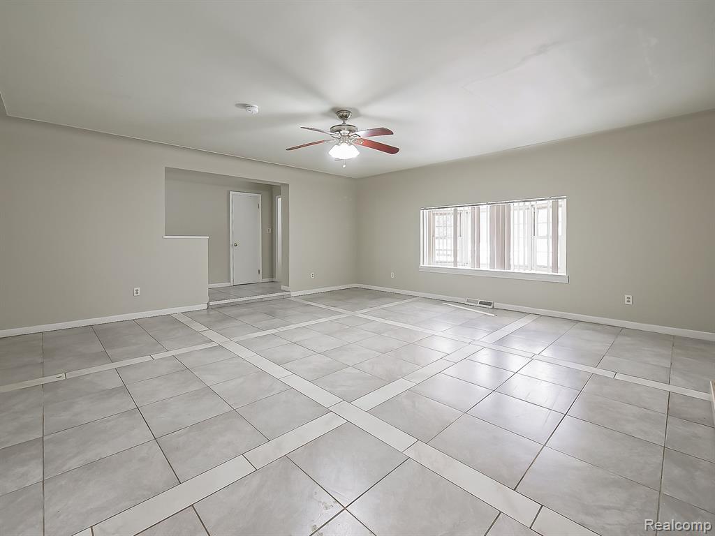 25323 Orchard Lake Road Farmington, MI 48336 - Photo 7 of 42