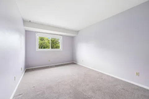 $260,000 | 1779 Walnut Lane, Eagan, MN 55122
