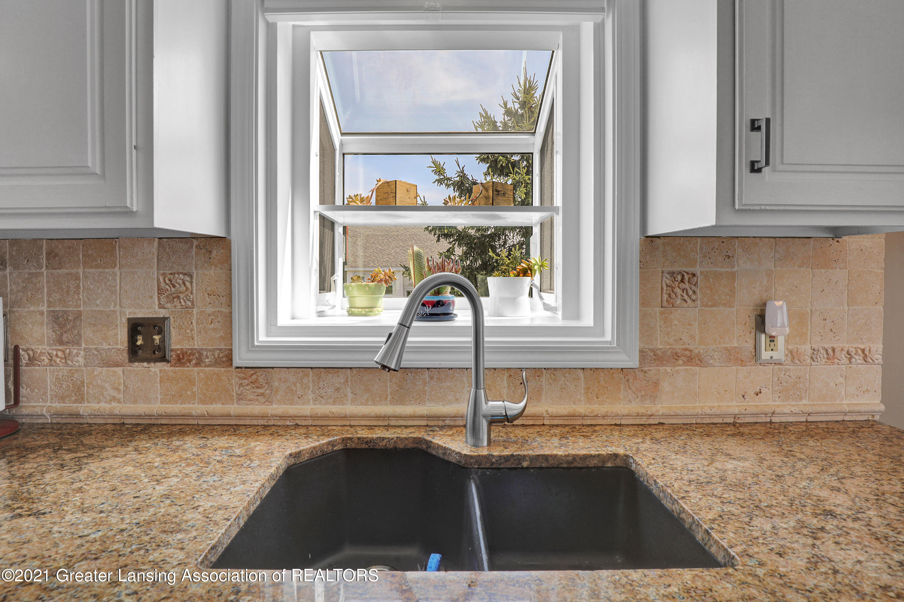 1908 Dell Road Lansing, MI 48911 - Photo 7 of 32 9I3A5233