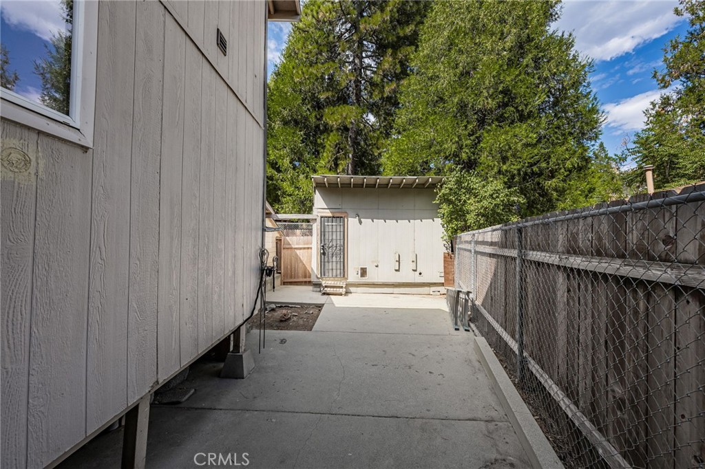 320 Sky View Lane Crestline, CA 92325 - Photo 34 of 50