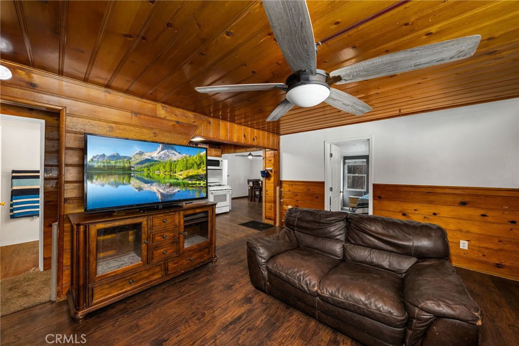 320 Sky View Lane Crestline, CA 92325 - Photo 10 of 50