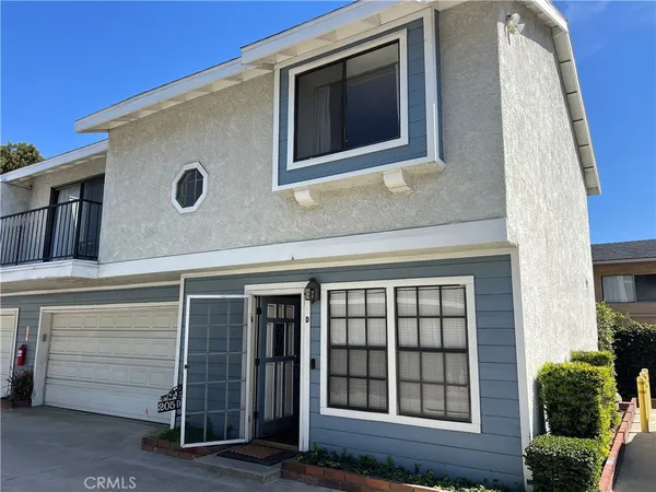 $3,350 | 205 Violet Avenue, Unit D, Monrovia, CA 91016