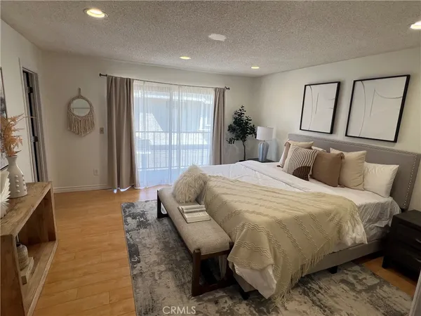 $3,350 | 205 Violet Avenue, Unit D, Monrovia, CA 91016