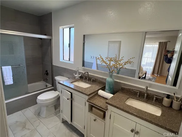 $3,350 | 205 Violet Avenue, Unit D, Monrovia, CA 91016