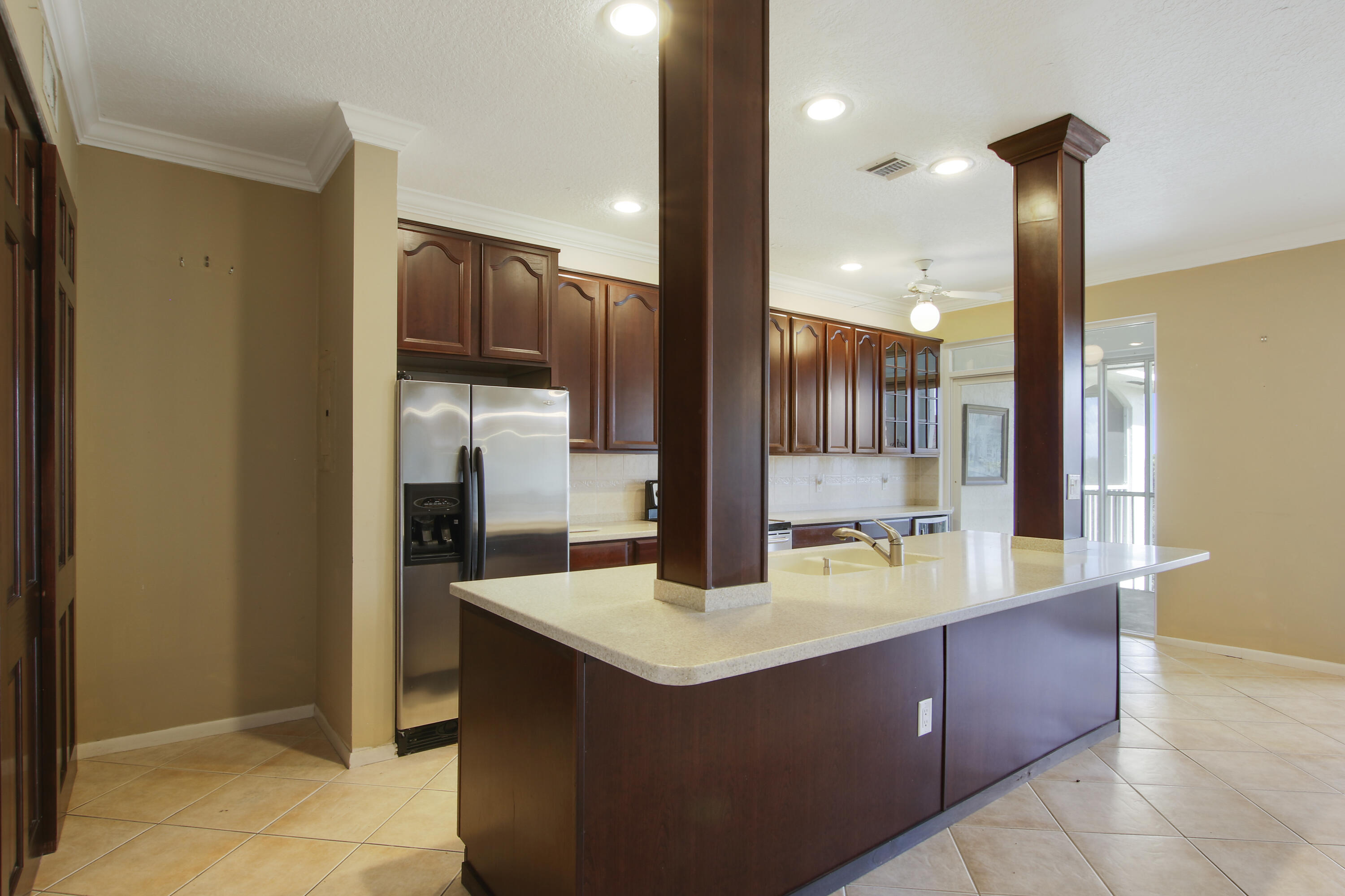 104 Half Moon Circle, Unit G3 Hypoluxo, FL 33462 - Photo 21 of 30 Kitchen