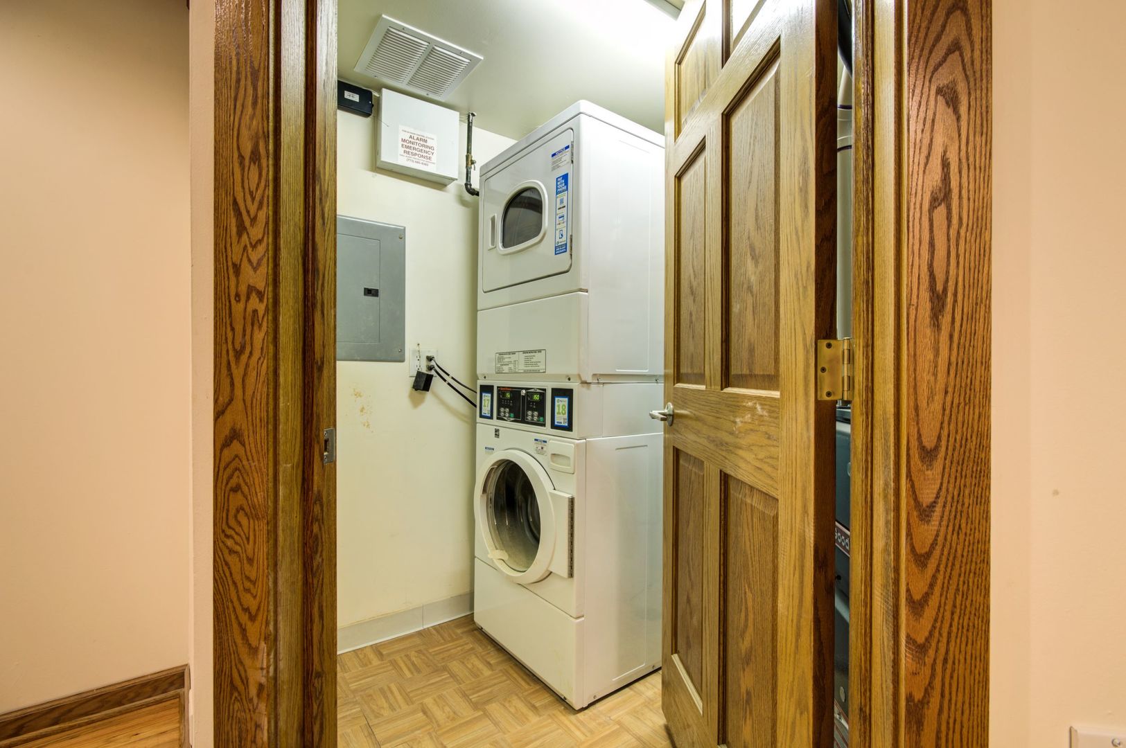 216 North May Street, Unit 303 Chicago, IL 60607 - Photo 14 of 19 a utility room with dryer and washer