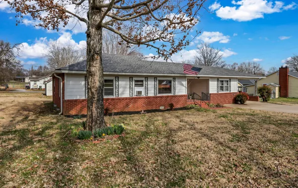 $200,000 | 116 North Saltsman Drive, Hopkinsville, KY 42240