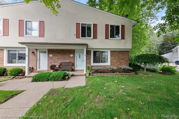$155,000 | 35766 Union Lake Road, Harrison Township, MI 48045