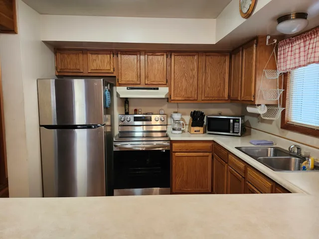 $359,900 | 108 Deerwood Court, Roscommon, MI 48653