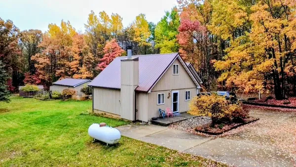 $359,900 | 108 Deerwood Court, Roscommon, MI 48653