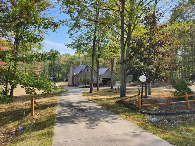 $359,900 | 108 Deerwood Court, Roscommon, MI 48653