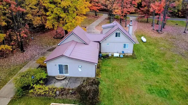 $359,900 | 108 Deerwood Court, Roscommon, MI 48653