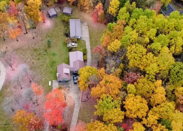 $359,900 | 108 Deerwood Court, Roscommon, MI 48653