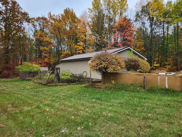 $359,900 | 108 Deerwood Court, Roscommon, MI 48653