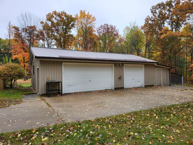 $359,900 | 108 Deerwood Court, Roscommon, MI 48653