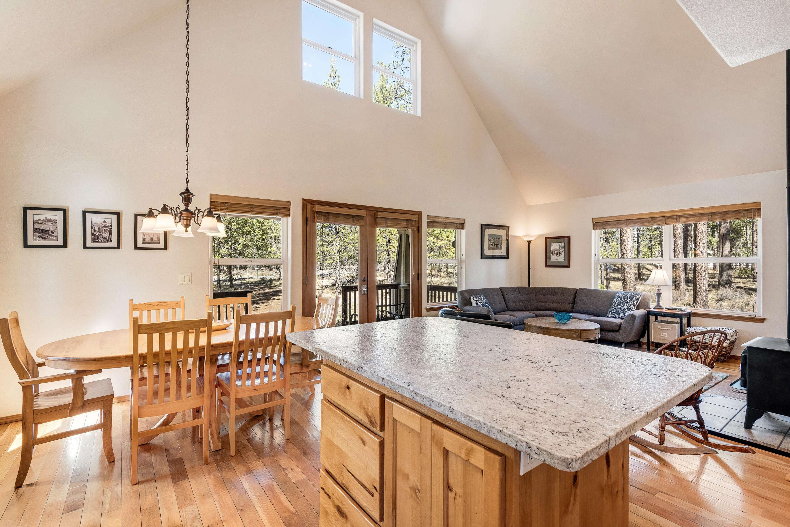 55150 Jackpine Way Bend, OR 97707 - Photo 8 of 19 KellySellsBend_55150_Jack_Pine_Way (9)