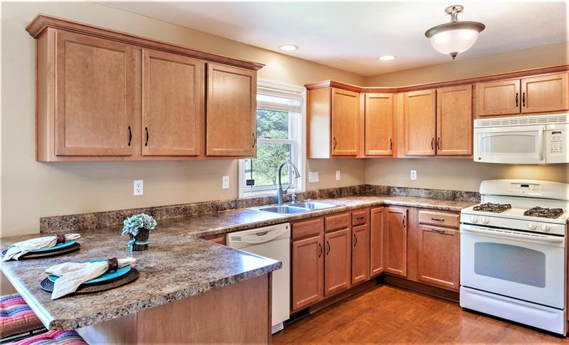 6923 Spring Valley Lane Export, PA 15632 - Photo 10 of 25