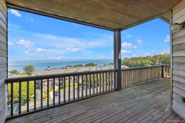 $717,500 | 209 Fox Hill Drive, Baiting Hollow, NY 11933