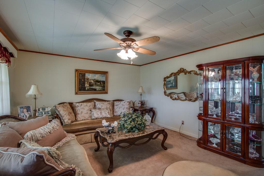 1585 Taylorsville Road Lebanon, TN 37087 - Photo 12 of 28 Living Room