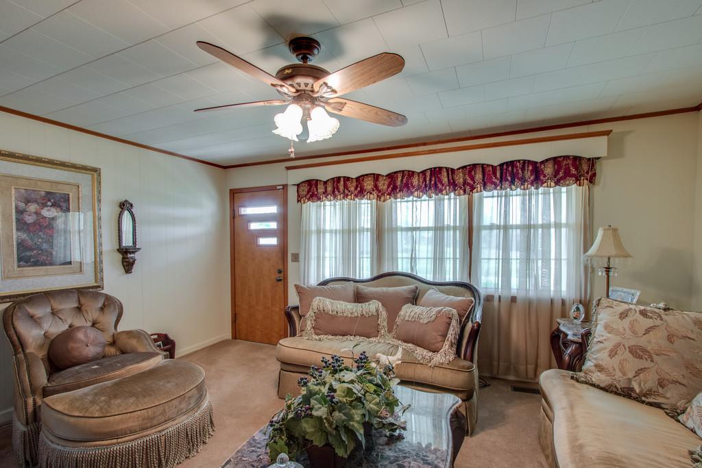 1585 Taylorsville Road Lebanon, TN 37087 - Photo 13 of 28 Bright sunny living room