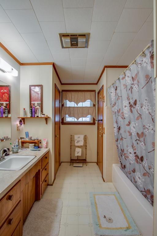 1585 Taylorsville Road Lebanon, TN 37087 - Photo 17 of 28 Oversized bath has three closets