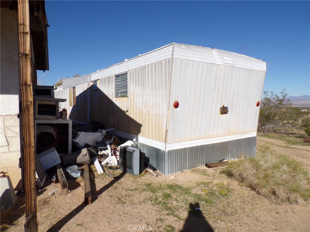 0 Cholla Road Johnson Valley, CA 92285 - Photo 7 of 8 a view of back yard of the house