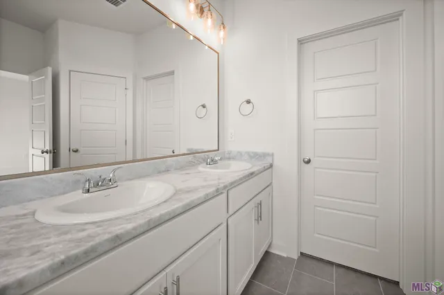 $279,900 | 6320 Fallow Drive, Baton Rouge, LA 70809