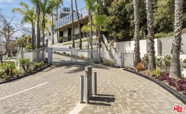 $4,300 | 171 North Church Lane, Unit 619, Los Angeles, CA 90049