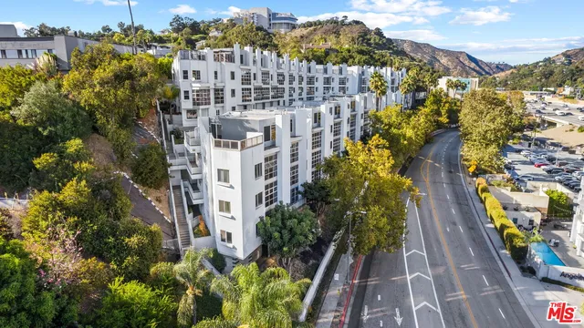 $4,300 | 171 North Church Lane, Unit 619, Los Angeles, CA 90049